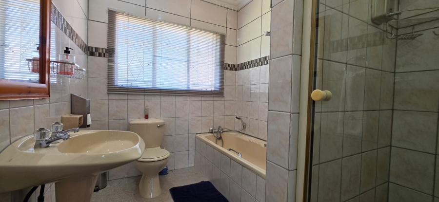 Commercial Property for Sale in Flamwood North West